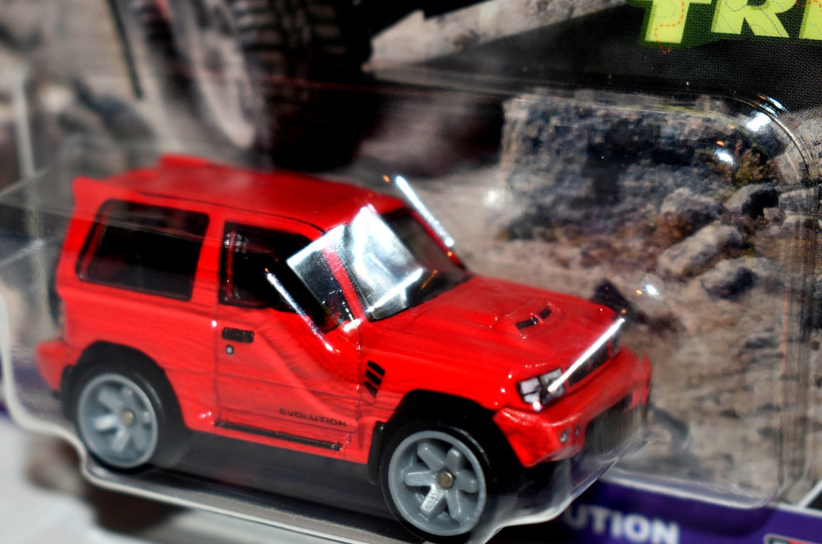 Hot Wheels Premium - Terra Trek - Mitsubishi Pajero