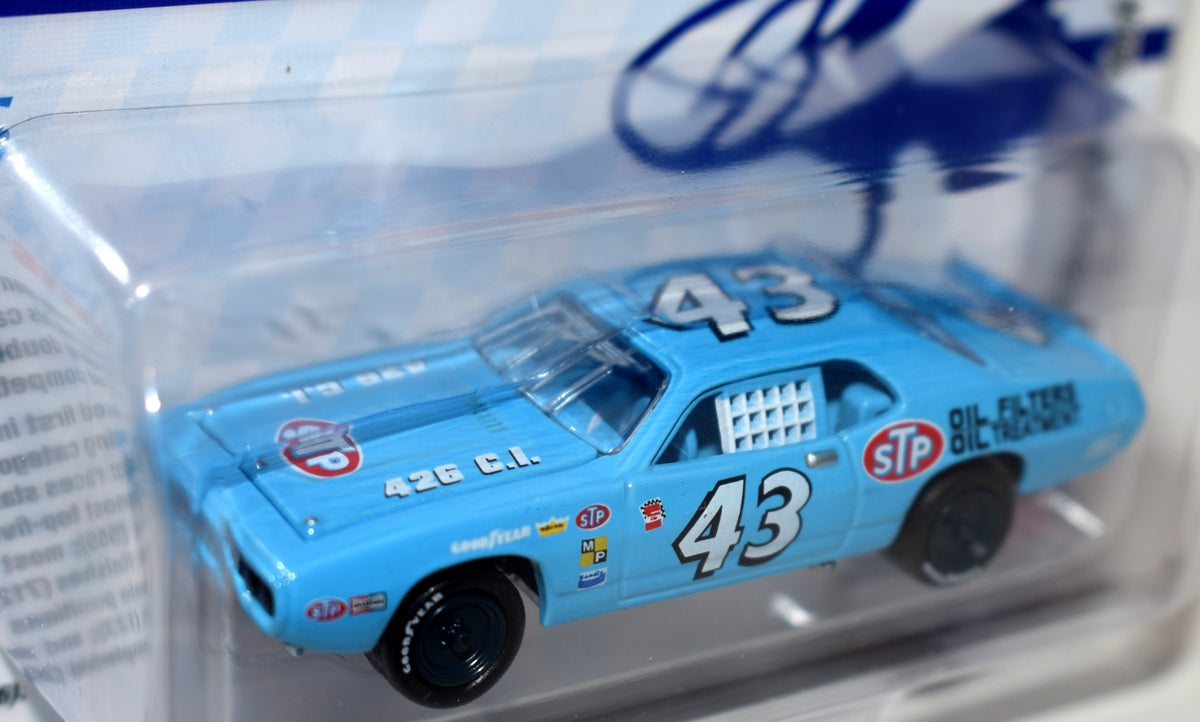 Johnny Lightning Pop Culture - The King Richard Petty's 1972 Plymouth Road Runner NASCAR Stock Car