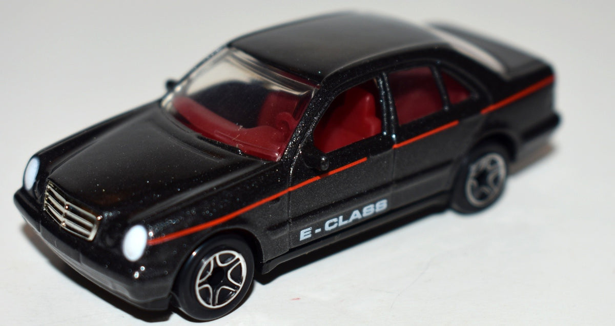 Matchbox - Mercedes Benz E-Class Sedan