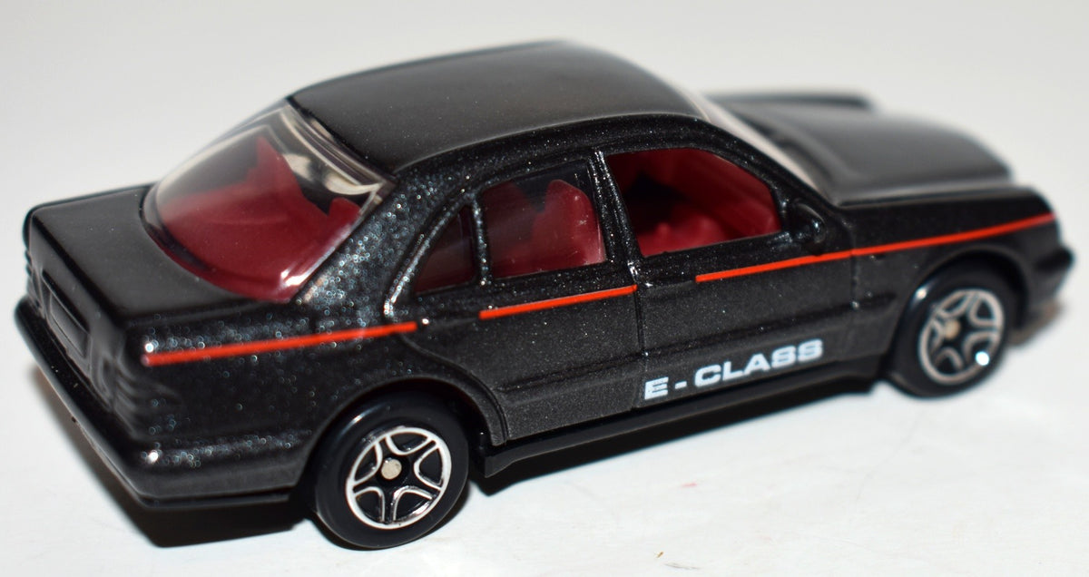 Matchbox - Mercedes Benz E-Class Sedan