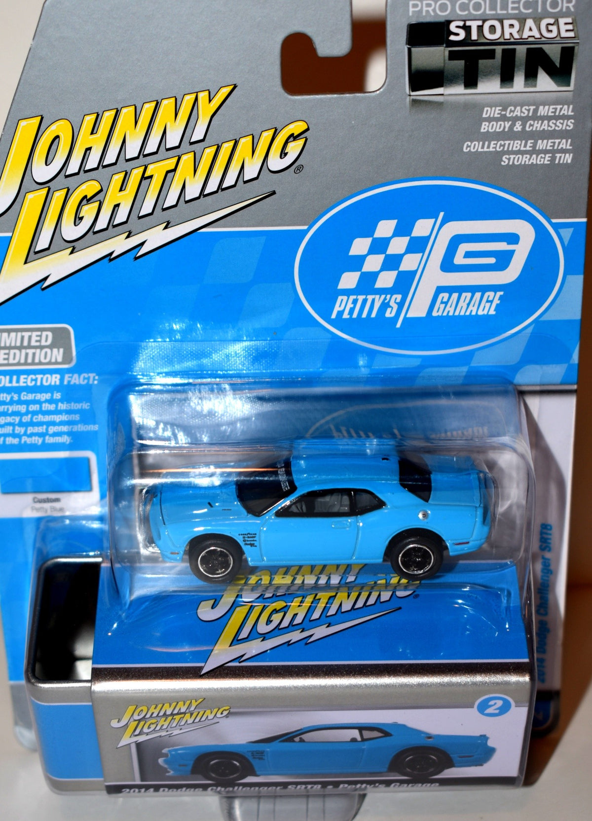 Johnny Lightning Pro Collectors Series Petty's Garage 2014 Dodge Challenger SRT8
