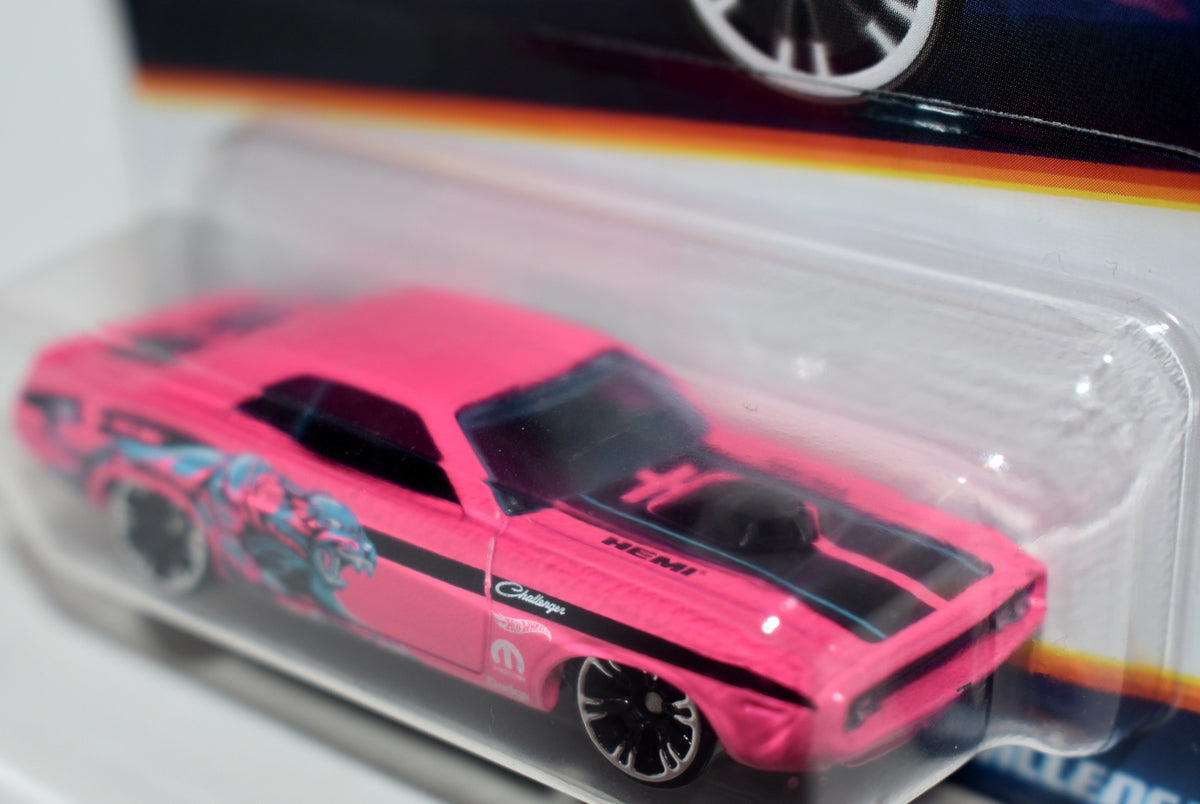 Hot Wheels Neon Speeders - One for the Ladies! 1970 Dodge Hemi Challenger