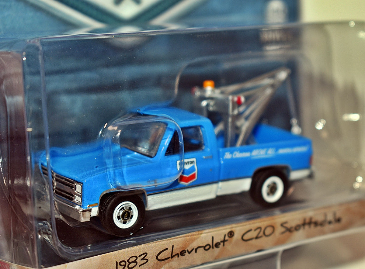 Greenlight - Blue Collar Collection -1983 Chevrolet C20 Scottsdale Tow Truck