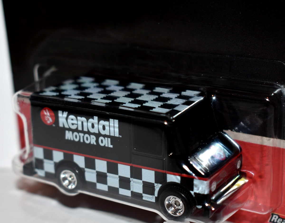 Hot Wheels Premium - Kendall Motor Oil Box Truck