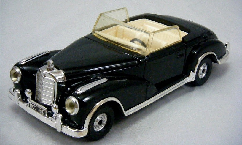 Corgi (806) 1956 Mercedes-Benz 300SC with top down