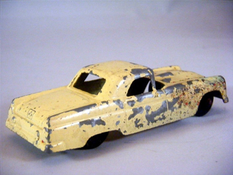 Global Diecast Direct Junkyard - TootsieToy 1955 Ford Thunderbird Coupe