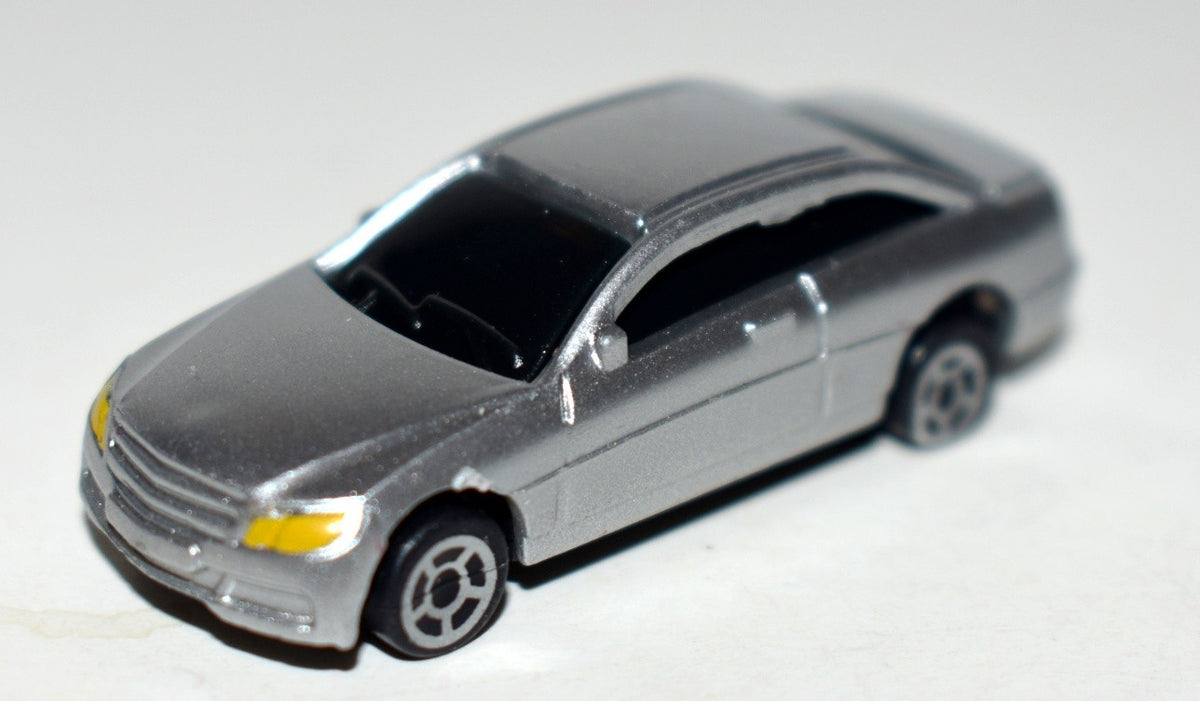 HO Scale - Mercedes-Benz sedan