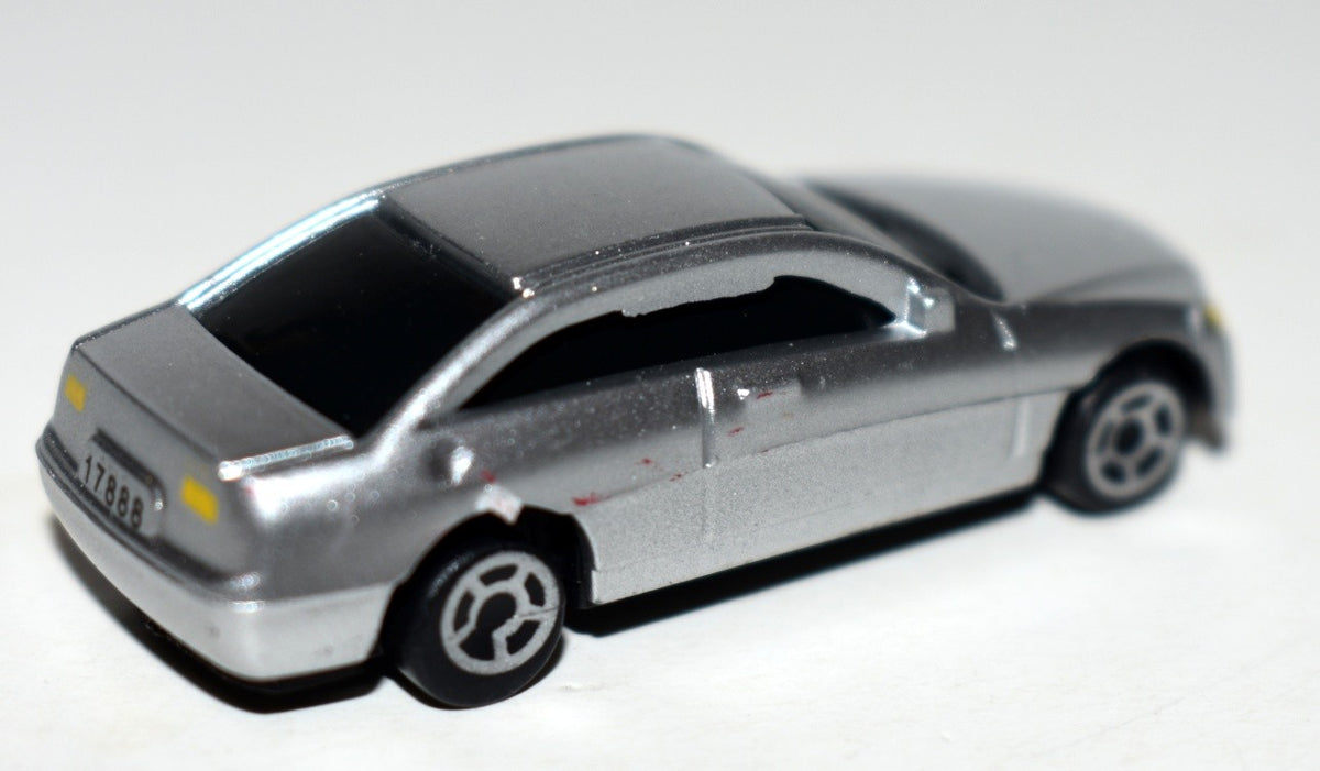 HO Scale - Mercedes-Benz sedan