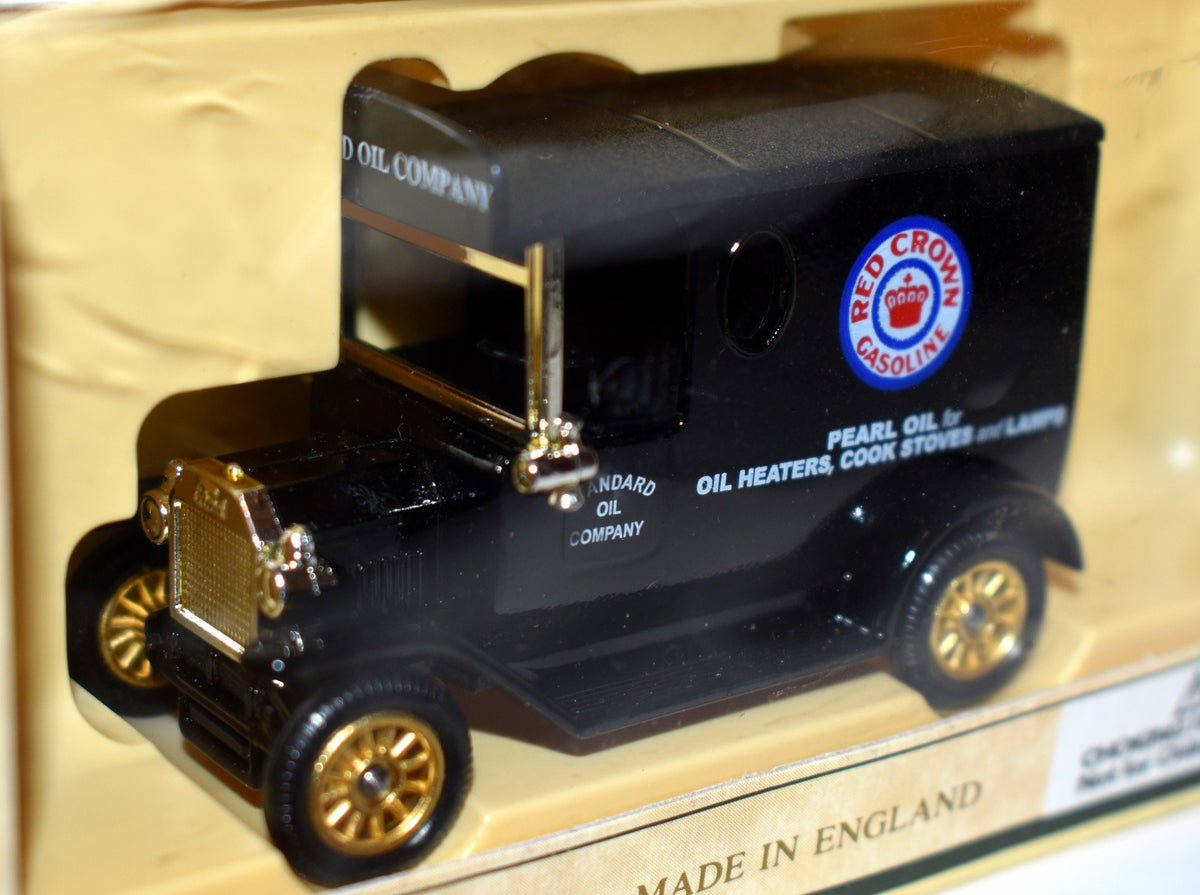 Lledo - Model T Ford  Red Crown Gasoline Pearl Oil Van