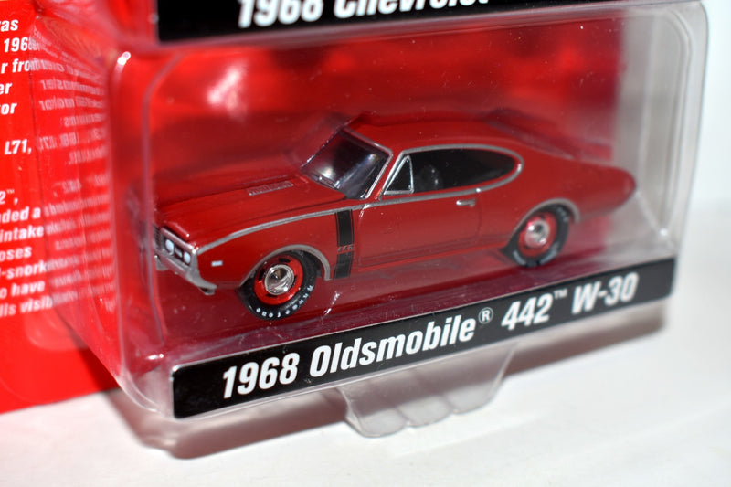 Johnny Lightning - Class of 68 - 68 Chevy Corvette Convertible & 68 Olds 442 W-30 Set
