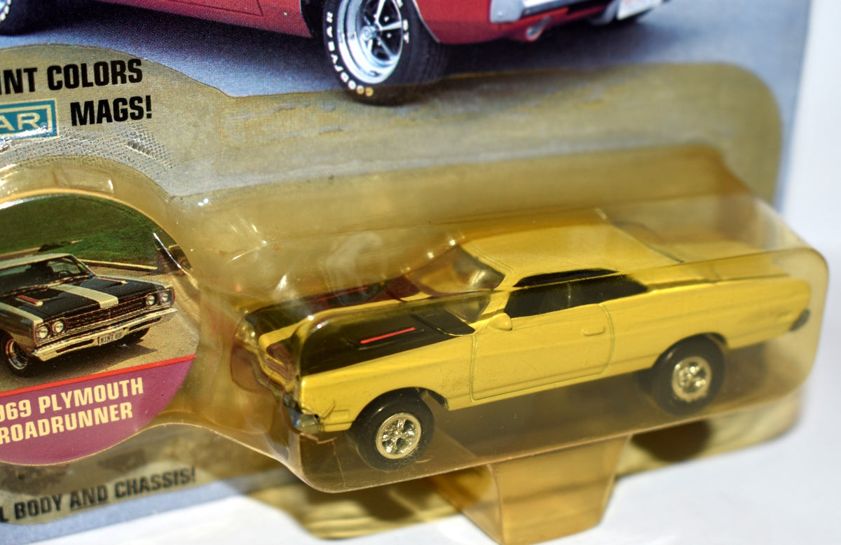 Johnny Lightning Muscle Cars USA - 1969 Plymouth Road Runner