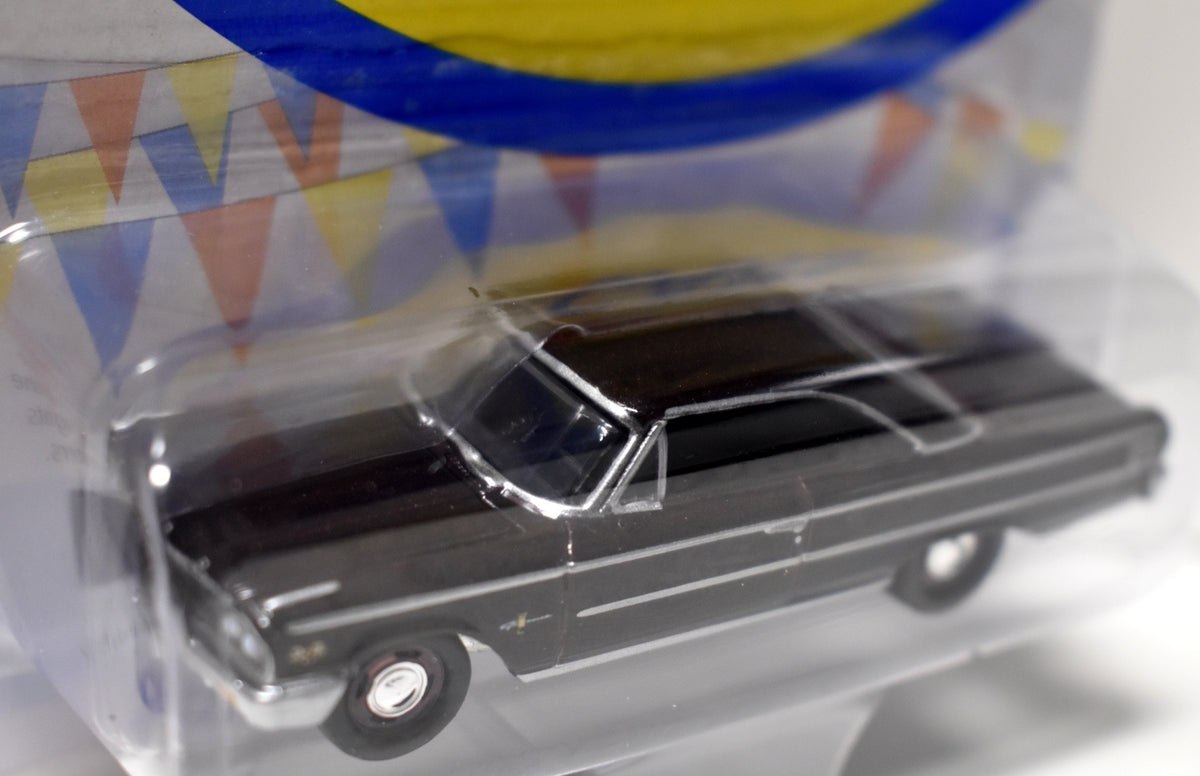 Johnny Lightning Muscle Cars USA -  1963 Ford Galaxie 500