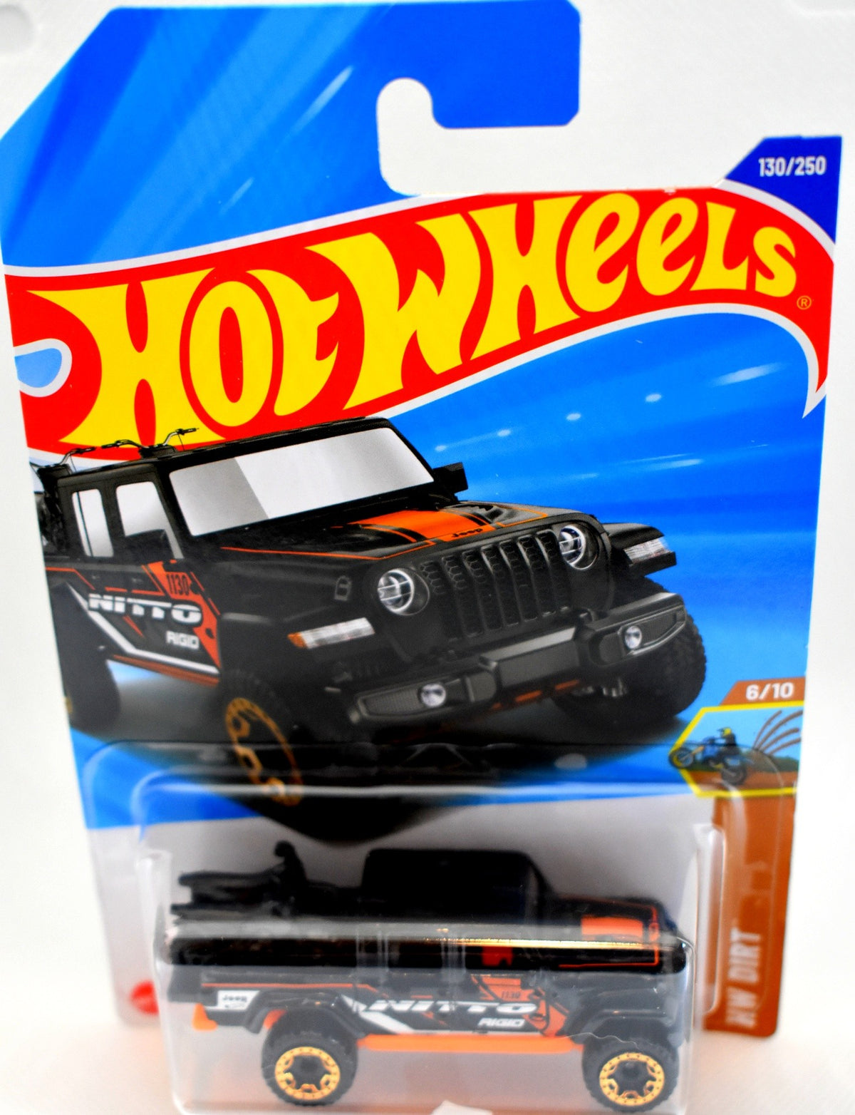 Hot Wheels - Jeep Gladiator Nitro with Motorcycles