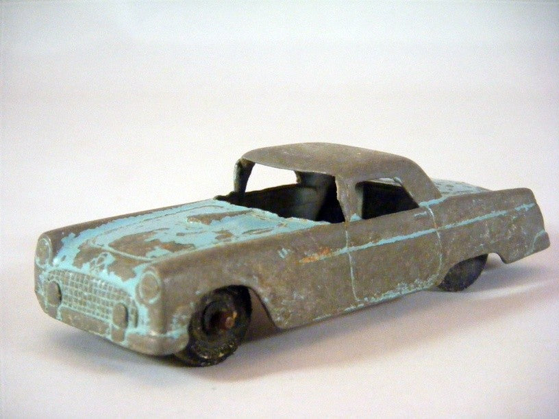 Global Diecast Direct Junkyard - TootsieToy 1955 Ford Thunderbird Coupe