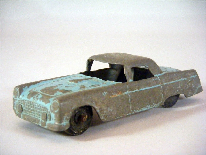 Global Diecast Direct Junkyard - TootsieToy 1955 Ford Thunderbird Coupe