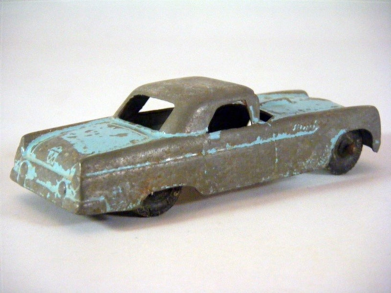 Global Diecast Direct Junkyard - TootsieToy 1955 Ford Thunderbird Coupe