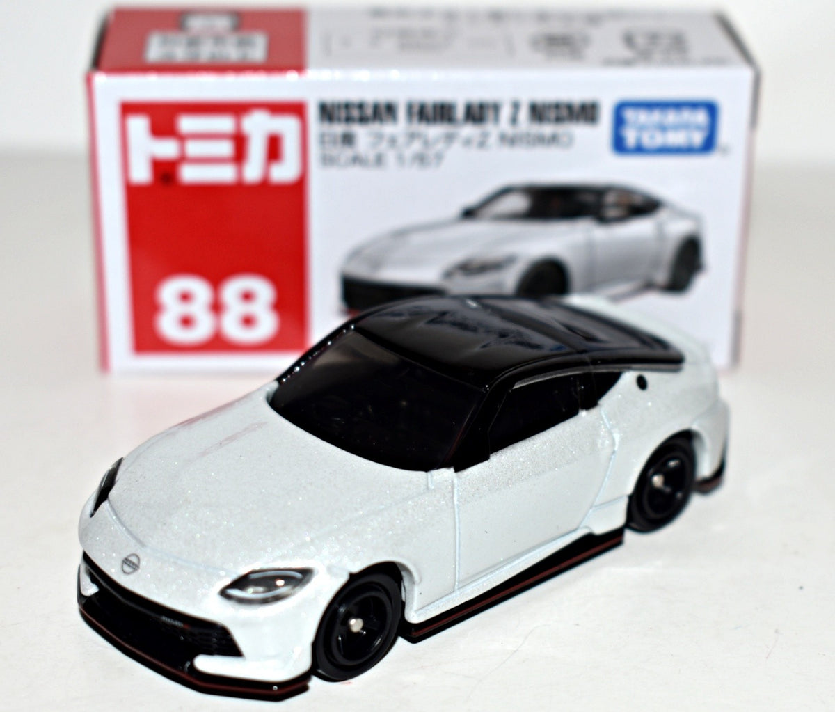 Tomica - 88 - Nissan Fairlady Z Nismo