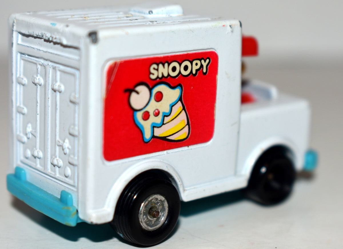 Aviva Hasbro - Peanuts - Snoopy and Woodstock Ice Cream Truck