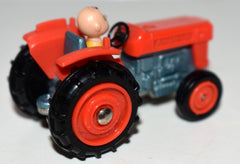 Aviva Hasbro - No C10 - Peanuts -  Charlie Brown Farm Tractor