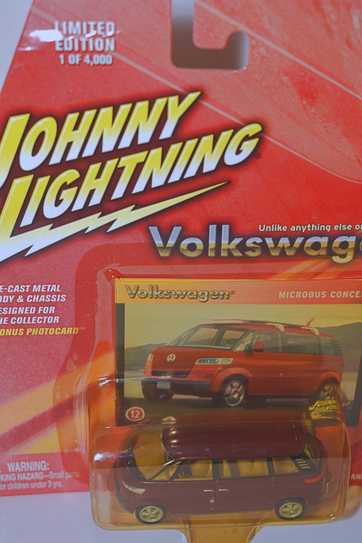 Johnny Lightning Volkswagens - VW Microbus Concept Van
