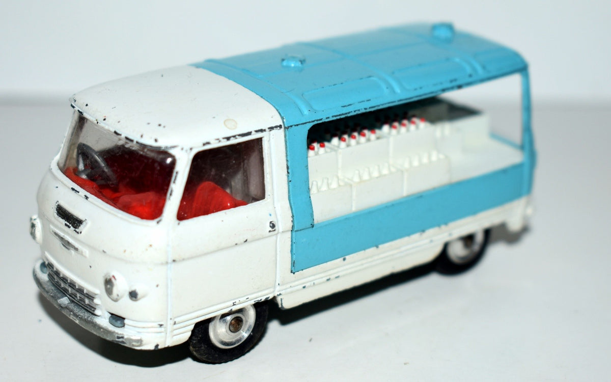 Corgi - Commer 3/4 Ton Milk Float