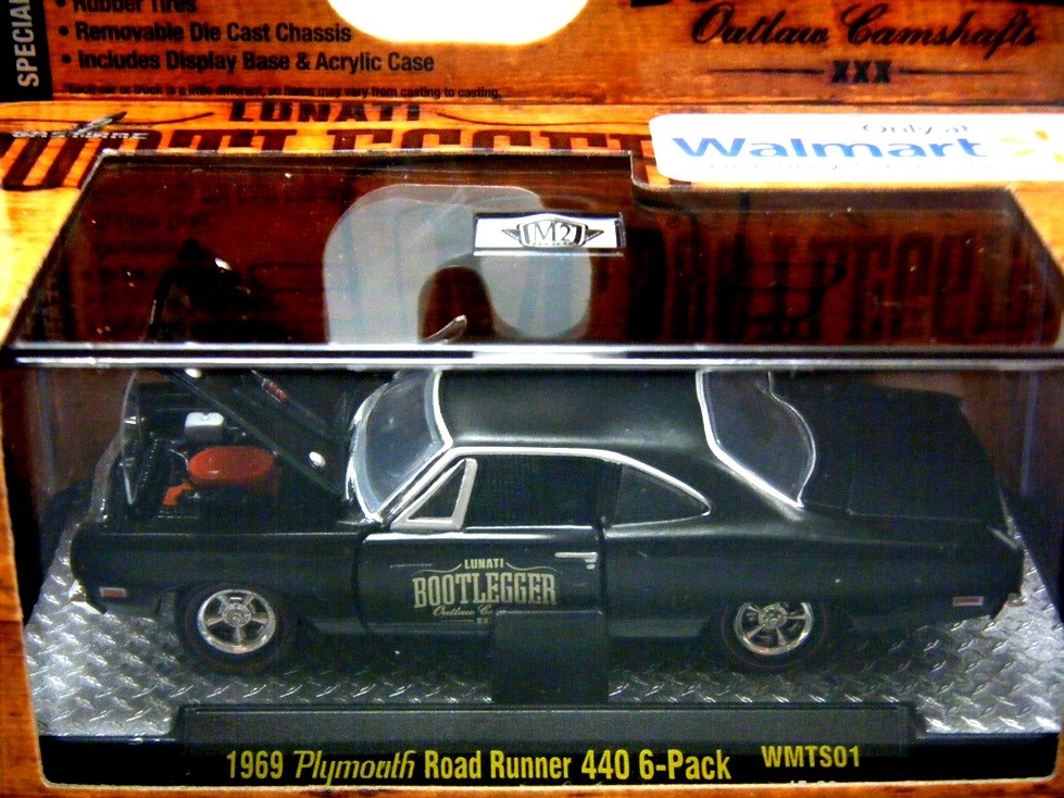 M2 Machines Bootlgger- 1969 Plymouth Roadrunner 440 6-Pack
