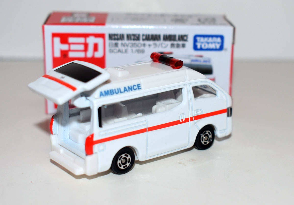 Tomica - Nissan NV350 Caravan Ambulance