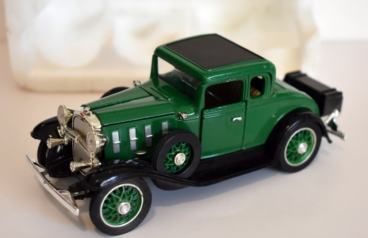National Motor Museum Mint - 1932 Chevrolet Confederate B Coupe
