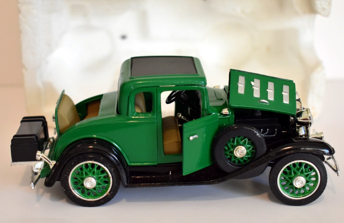 National Motor Museum Mint - 1932 Chevrolet Confederate B Coupe