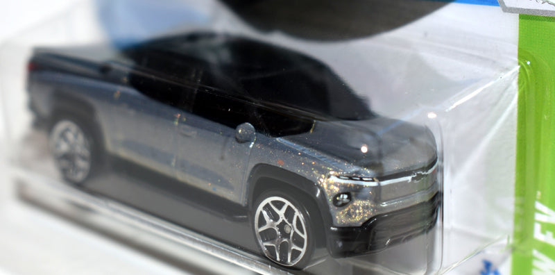 Hot Wheels   Chevrolet Silverado Electric Pickup Truck