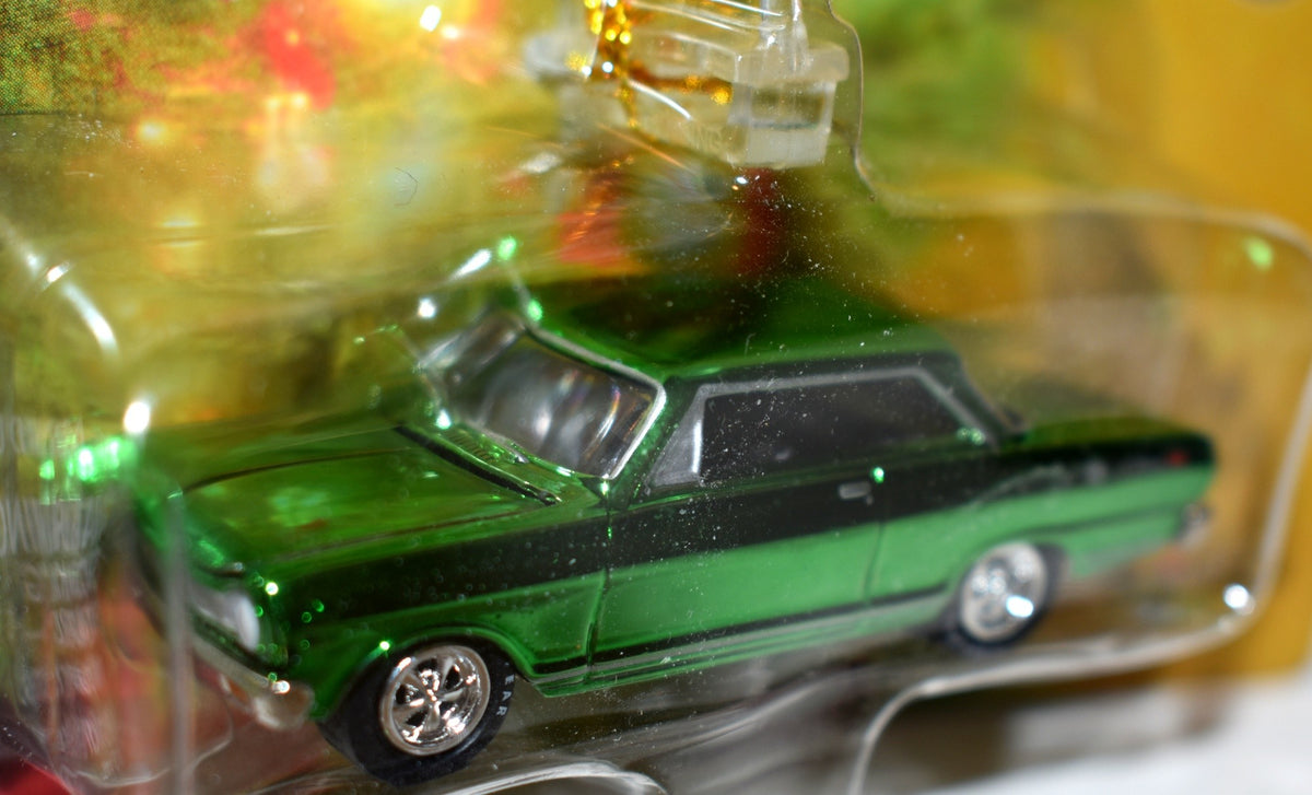 Johnny Lightning - 2000 Holiday Classics - 1965 Chevrolet Nova with Ornament Hanger
