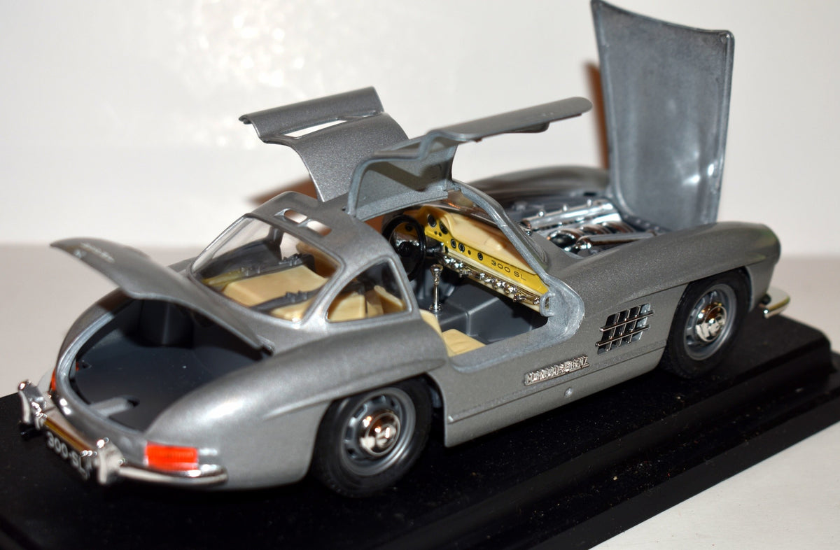Bburago 1954 Mercedes-Benz 300SL Gullwing