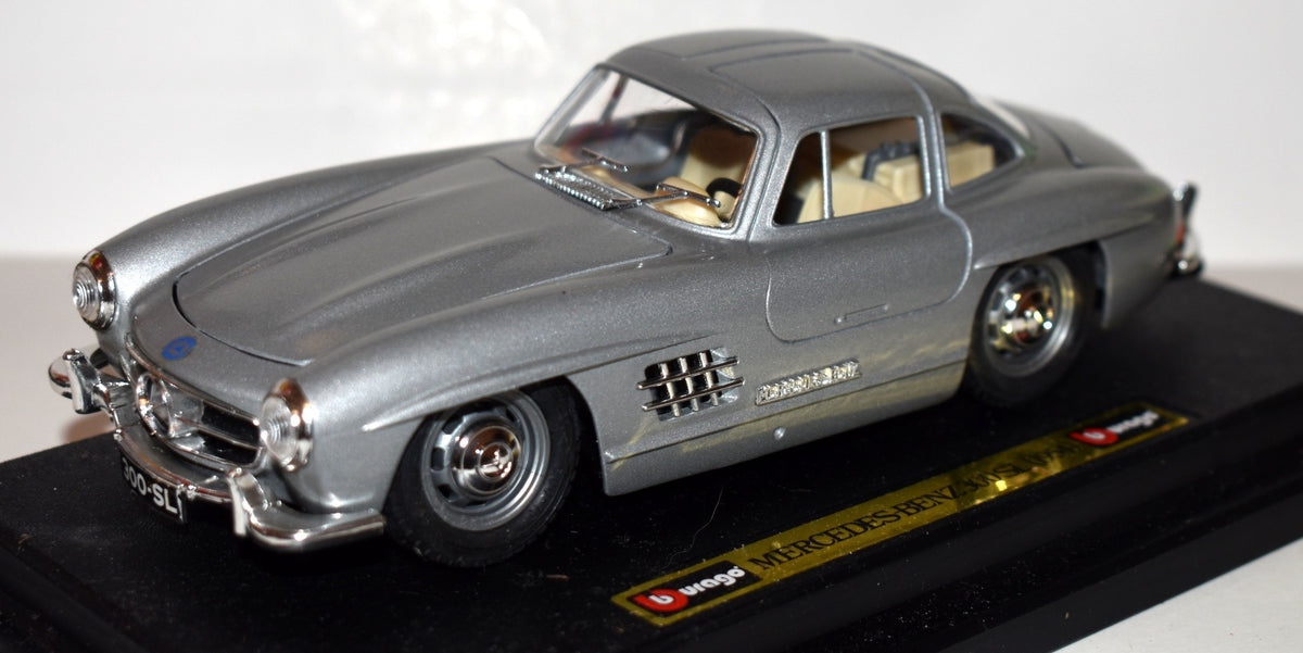 Bburago 1954 Mercedes-Benz 300SL Gullwing