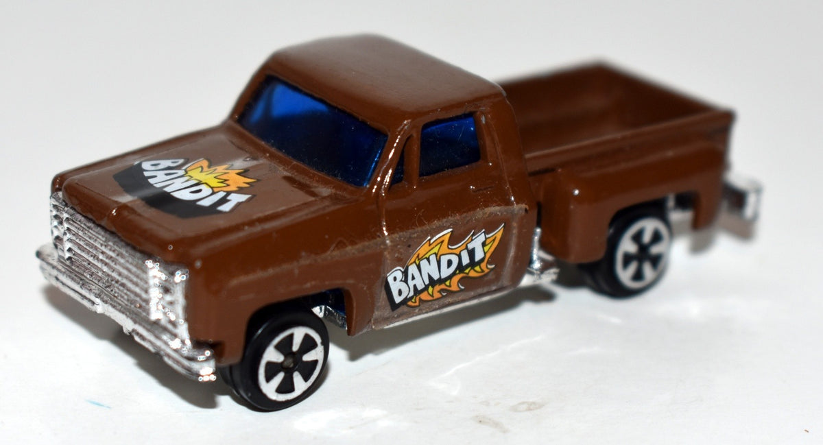 Yat Ming -  Chevy Squarebody Stepside Pickup Truck - Bandit
