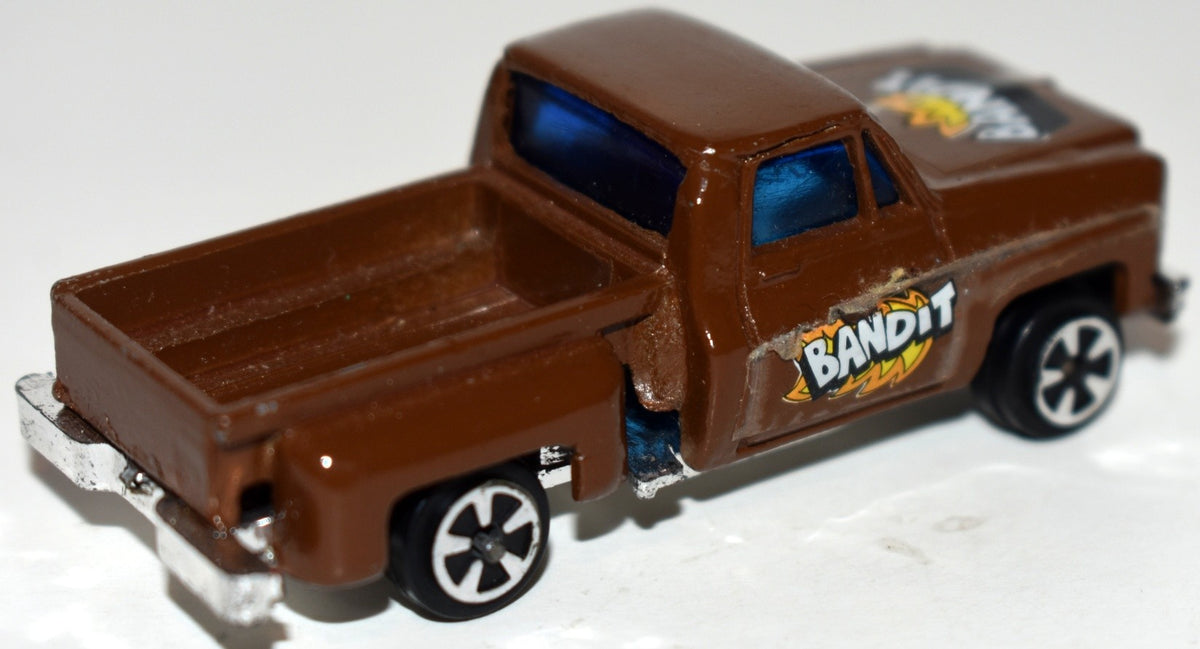 Yat Ming -  Chevy Squarebody Stepside Pickup Truck - Bandit