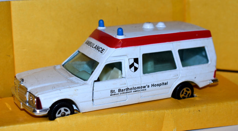 Corgi - (C406-10)  Mercedes-Benz St Bartholomew's Hospital Bonna 2500 BINZ Ambulance