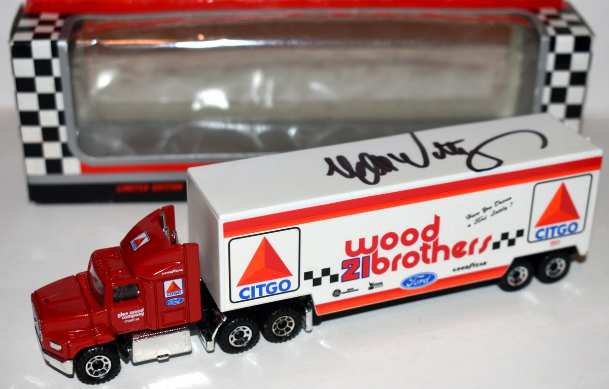 Matchbox NASCAR Super Stars Ford Aeromax Wood Brothers Race Car Transporter with Signature