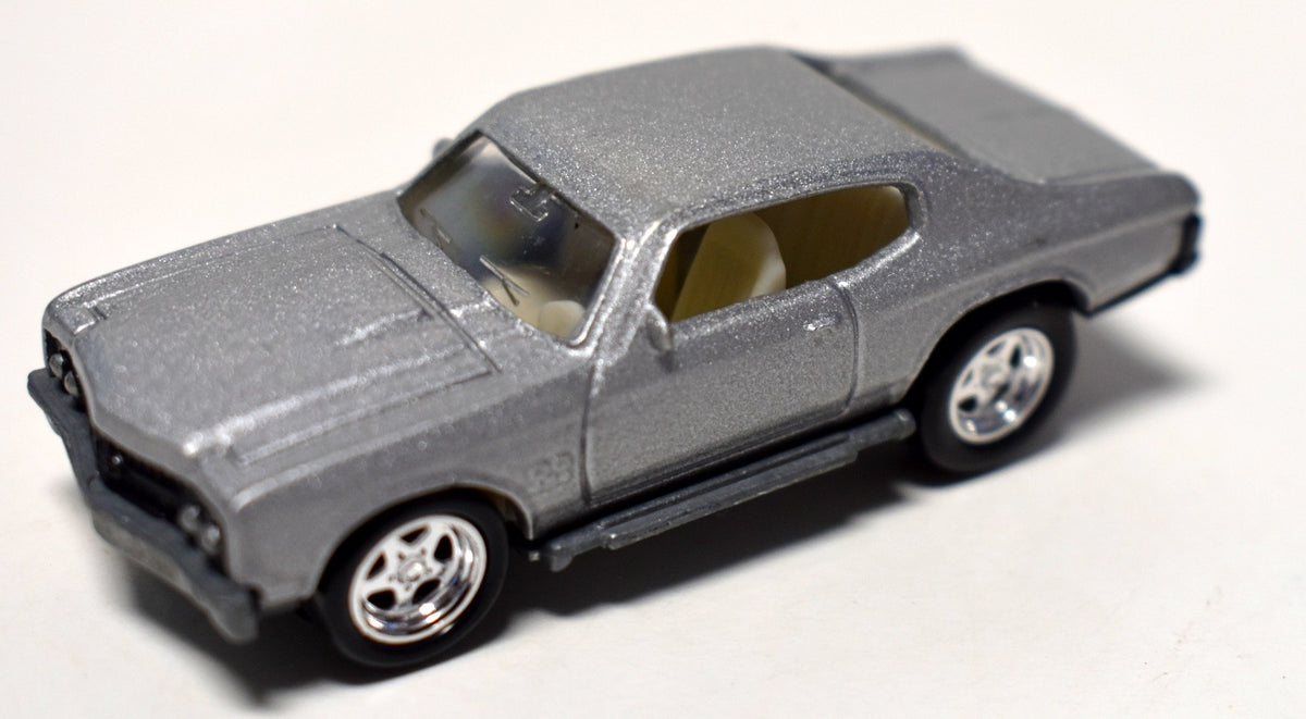 Johnny Lightning Muscle Cars USA - 1969 Oldsmobile 442