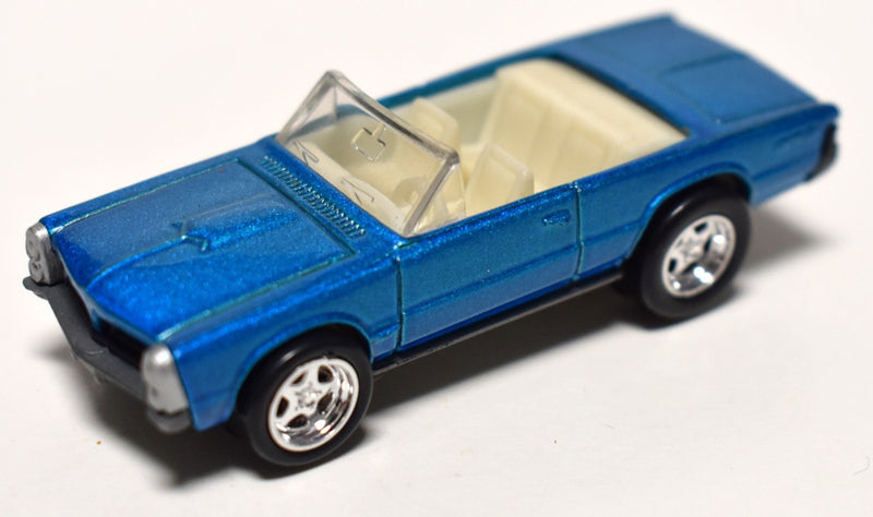 Johnny Lightning - 1965 Pontiac GTO