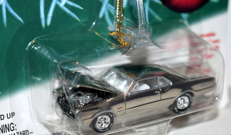 Johnny Lightning Holiday Muscle 1967 Oldsmobile 442