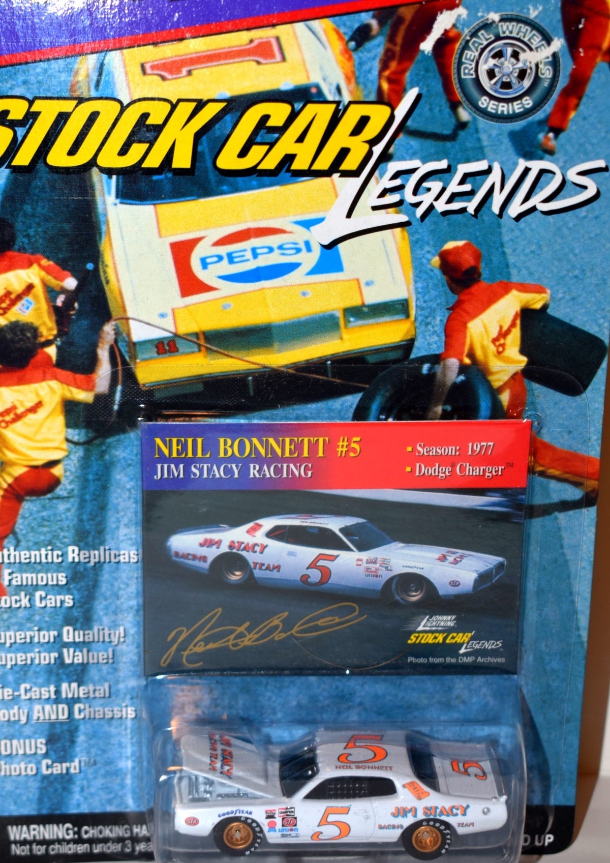 Johnny Lightning - Stock Car Legends - 1977 Neil Bonnett Dodge Charger
