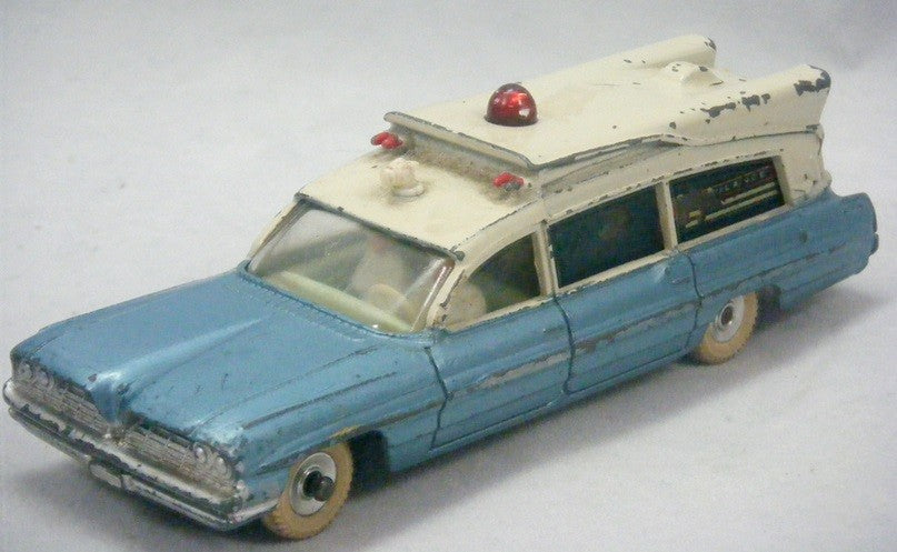 Dinky (277) Pontiac Superior Criterion Ambulance