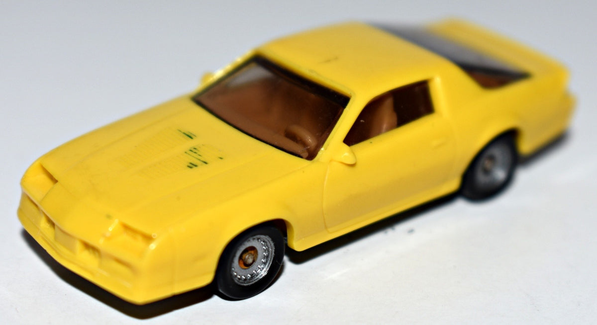 Monogram Mini Exacts - Chevrolet Camaro IROC Z-28