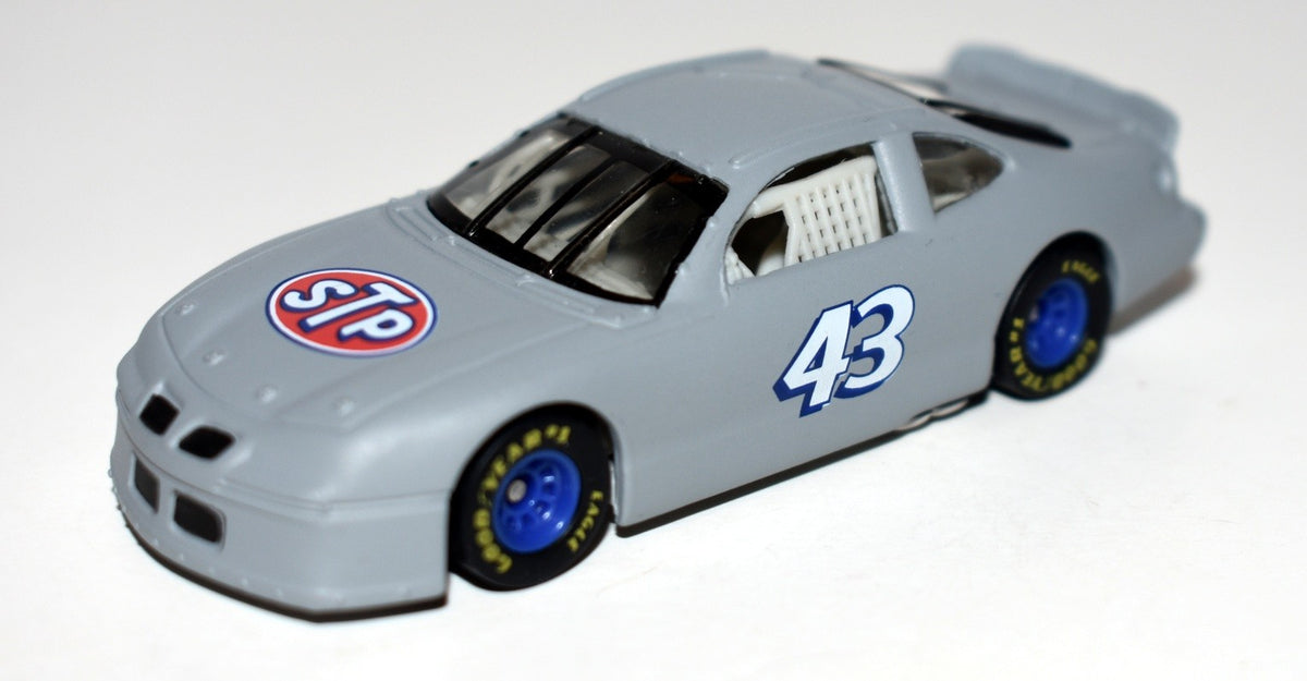 Hot Wheels NASCAR Pro Racing -  1998 Richard Petty STP Pontiac Grand Prix