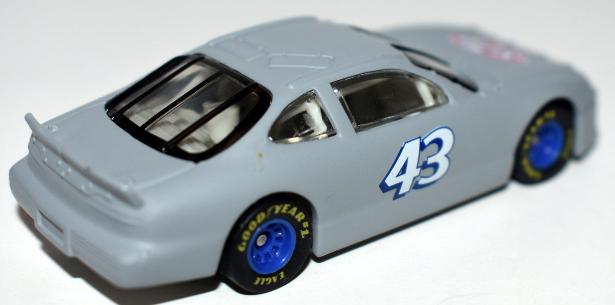 Hot Wheels NASCAR Pro Racing -  1998 Richard Petty STP Pontiac Grand Prix