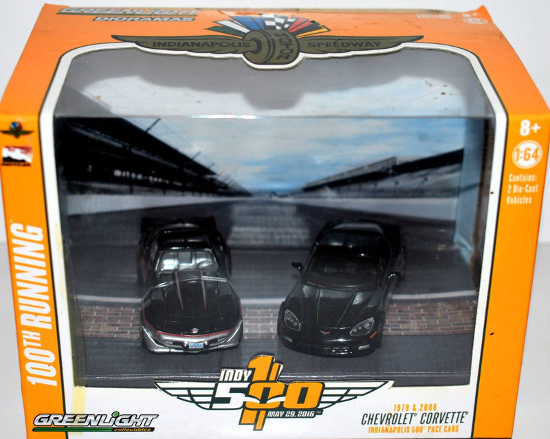 Greenlight - 100th Running-  Indy 500 Corvette Pace Car set