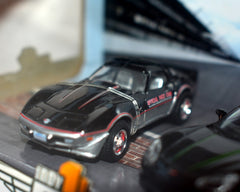 Greenlight - 100th Running-  Indy 500 Corvette Pace Car set