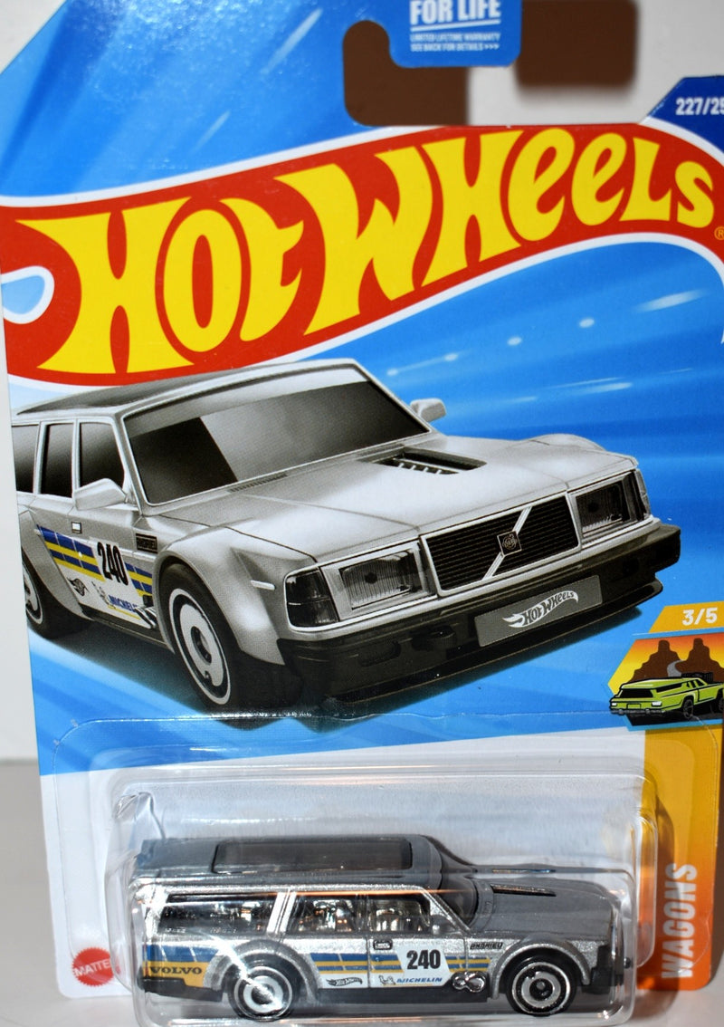 Hot Wheels - Volvo 240 Drift Station Wagon