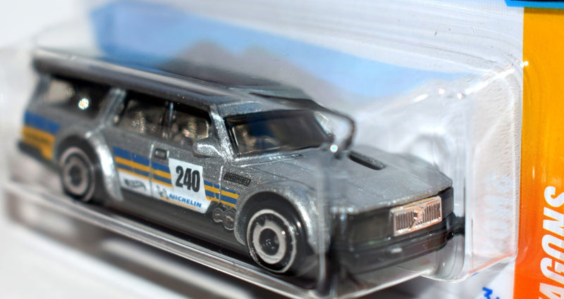 Hot Wheels - Volvo 240 Drift Station Wagon