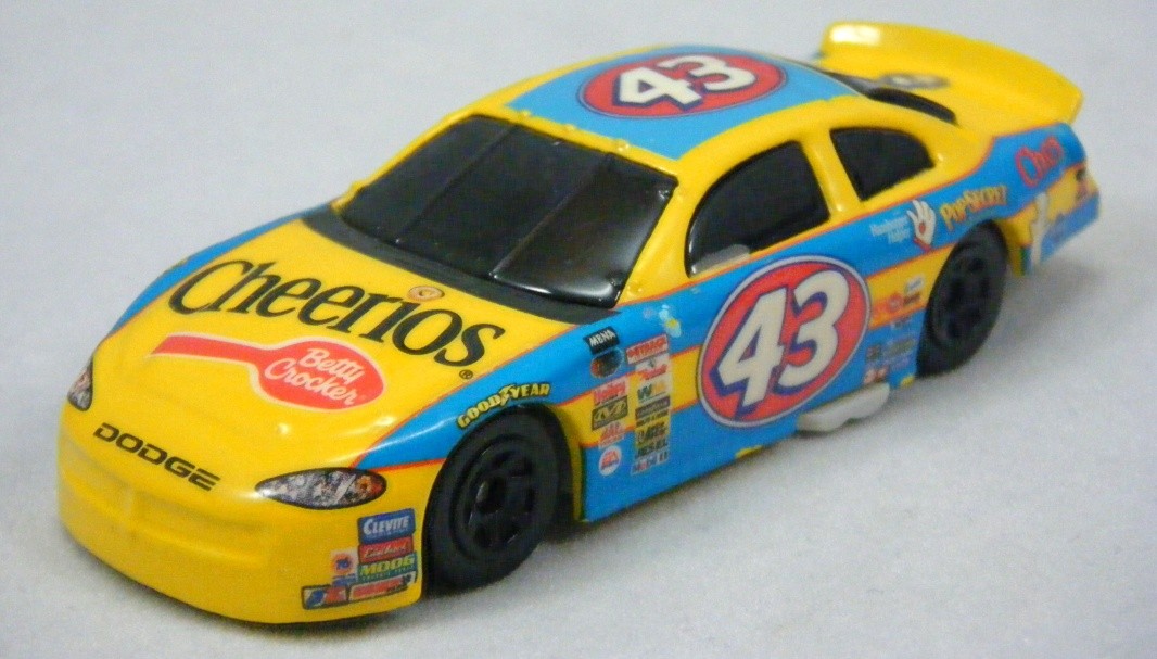 Hot Wheels NASCAR Pro Racing -  2001 Richard Petty Cheerios Dodge Intrepid